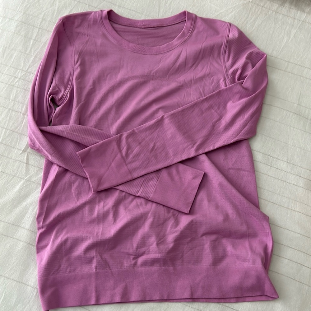 Lululemon relaxed swiftly